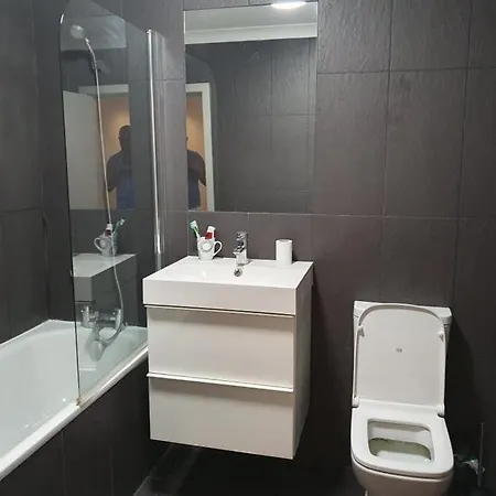 Double Room With Shared Bathroom London Exterior photo