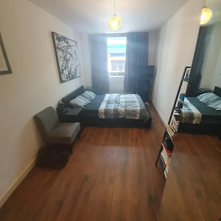 Double Room With Shared Bathroom London Exterior photo